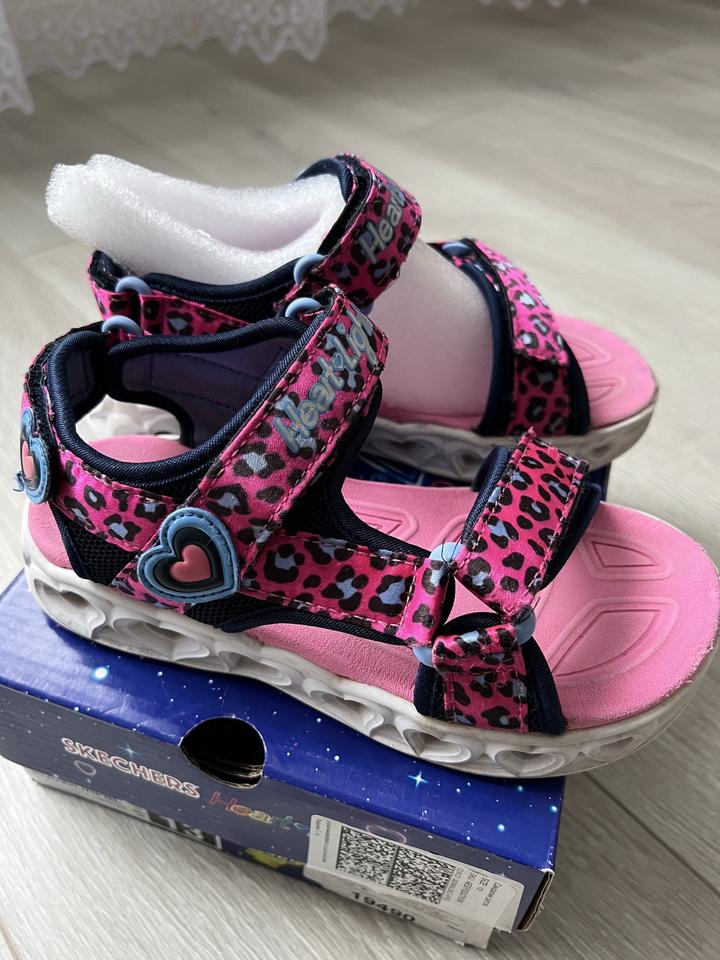 Skechers