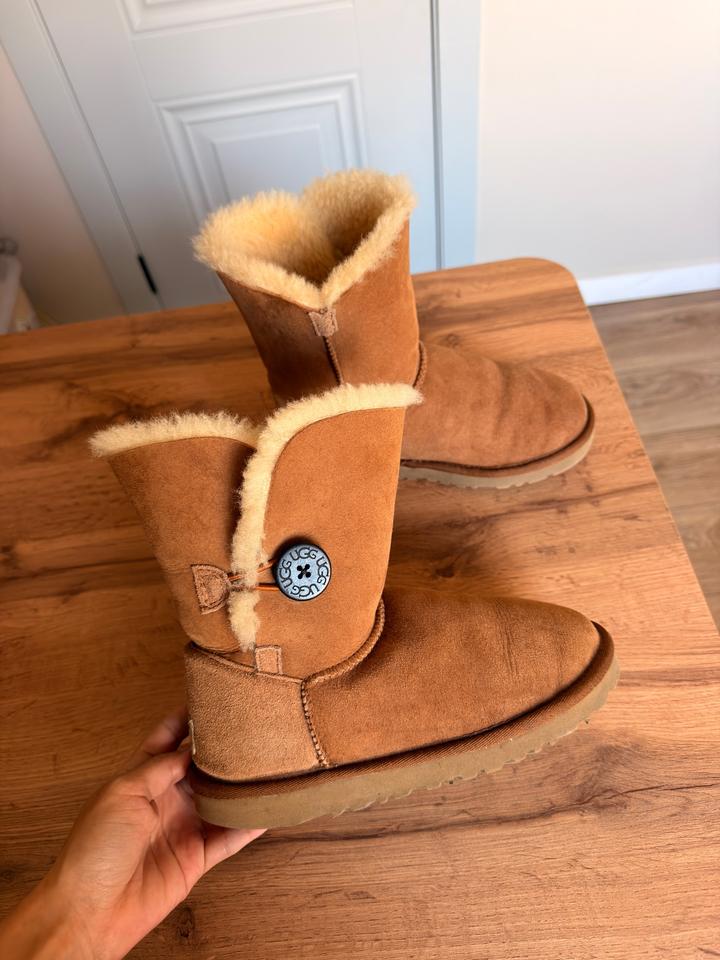 UGG Australia