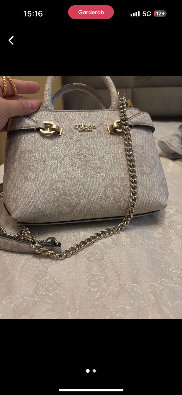 Сумка Guess