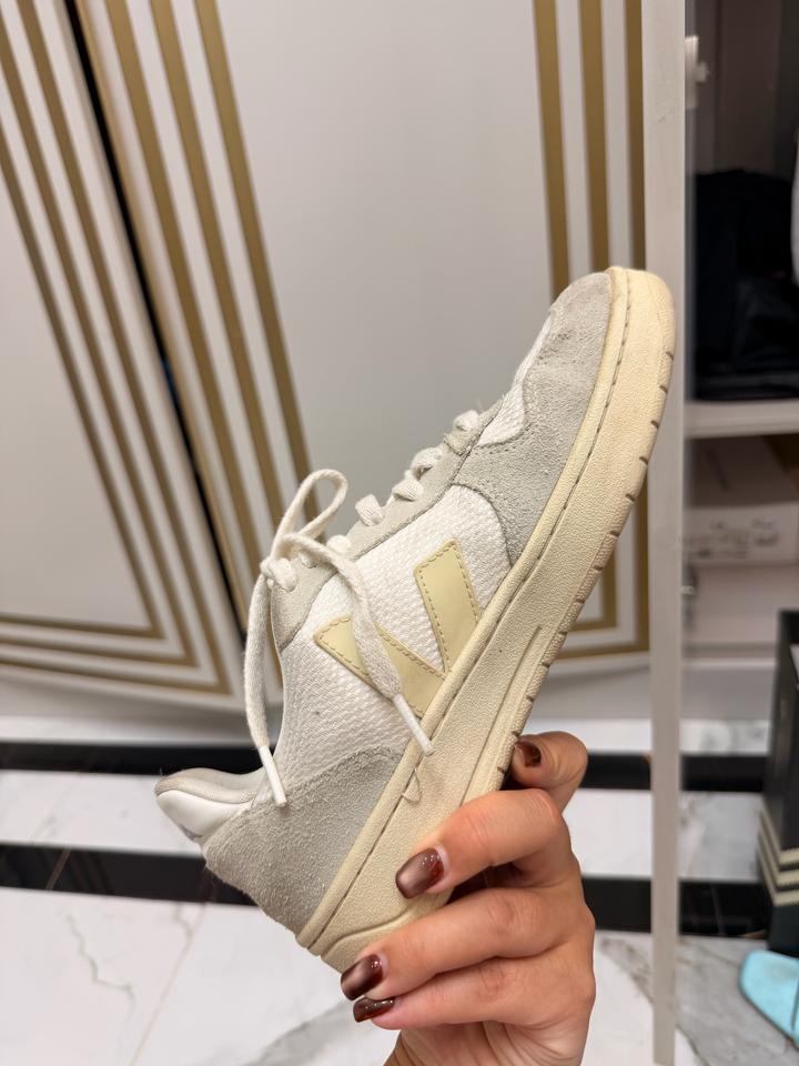 Кроссовки Veja