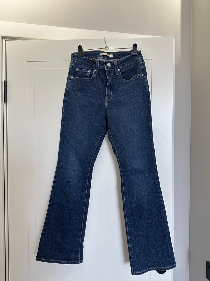 Levi's