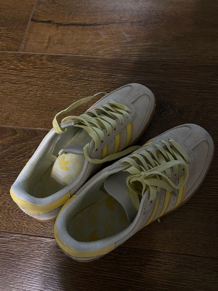 Кроссовки adidas
