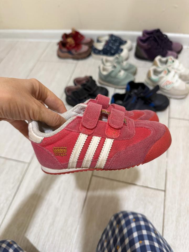 Кроссовки adidas