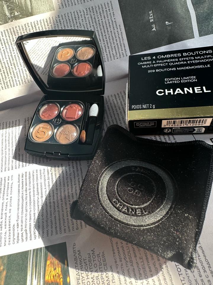 Тени для век CHANEL