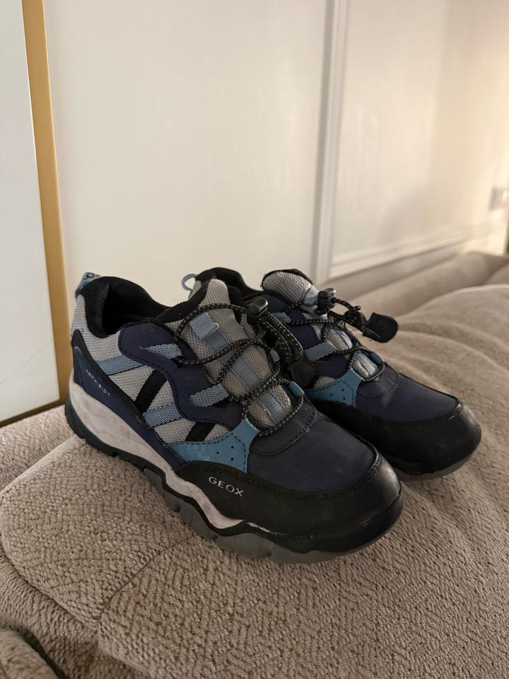Кроссовки Geox