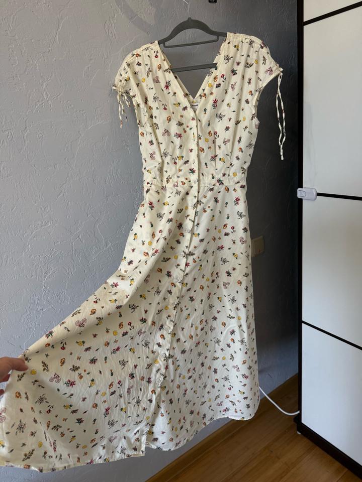 Платье Uniqlo