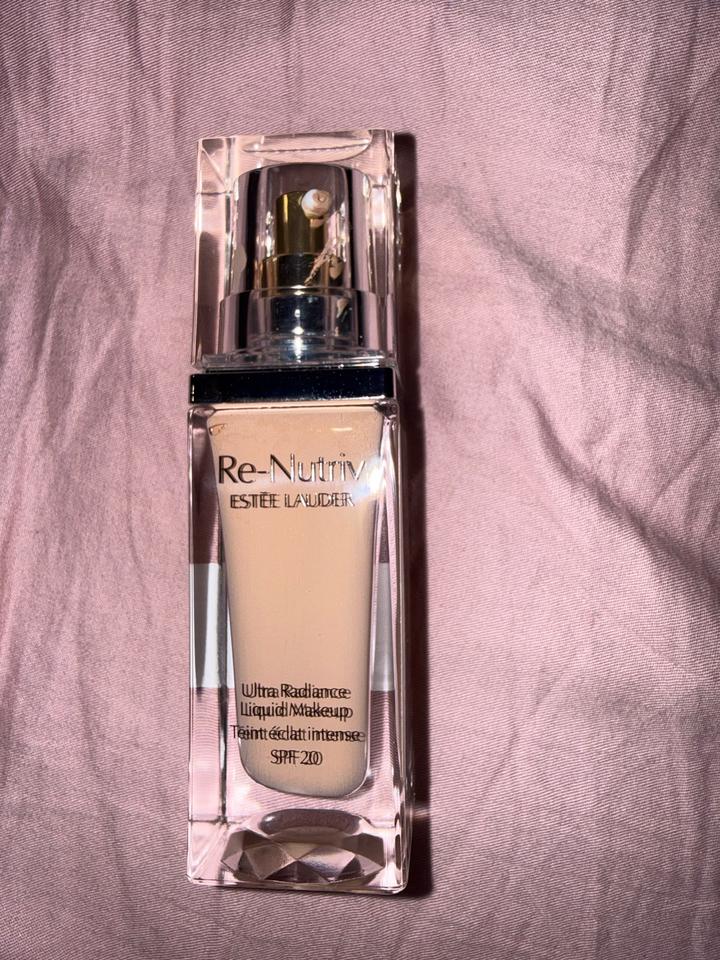 Estée Lauder Тональный крем ESTEE LAUDER re-nutriv ultra radiance