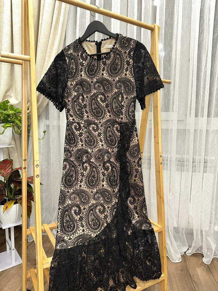 Кружевное платье