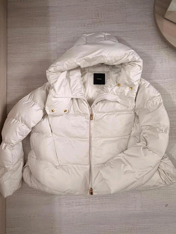 Pinko Продам пуховик