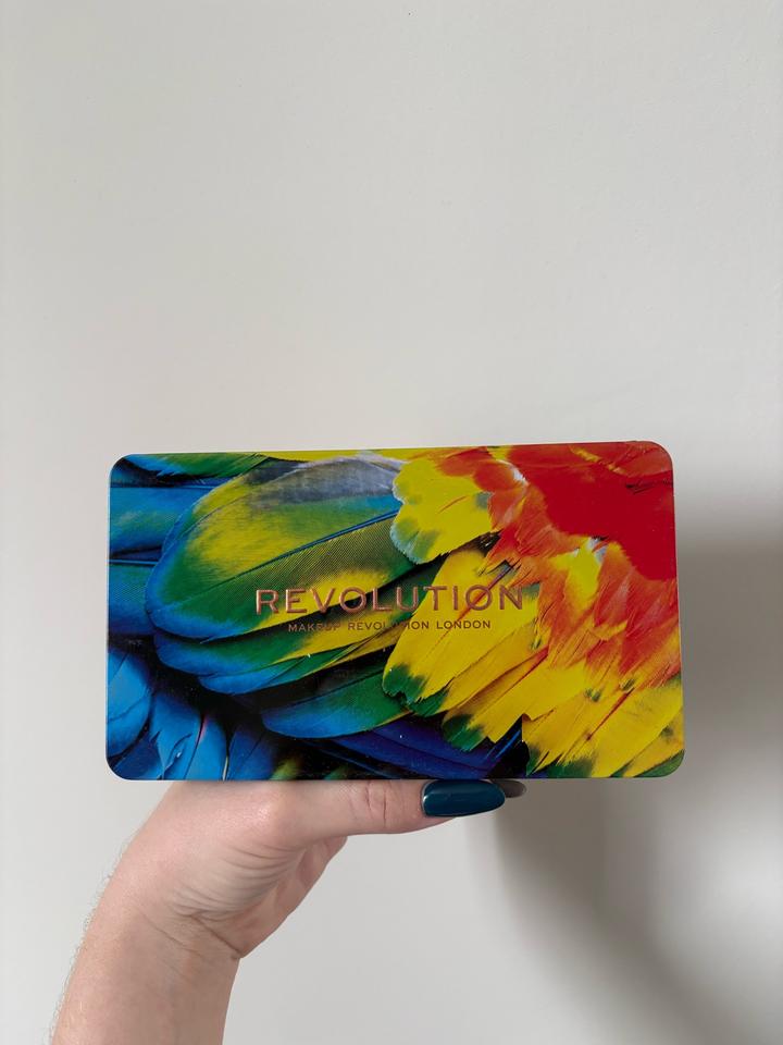 Палетка теней Makeup Revolution Bird of Paradise