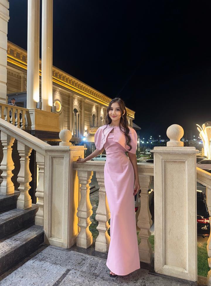 Платье с накидкой