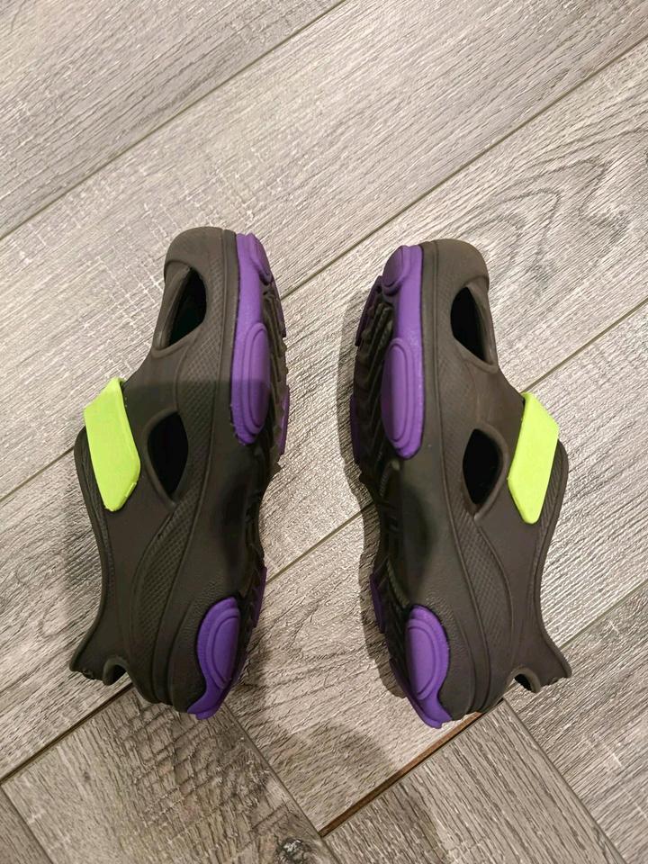 Crocs