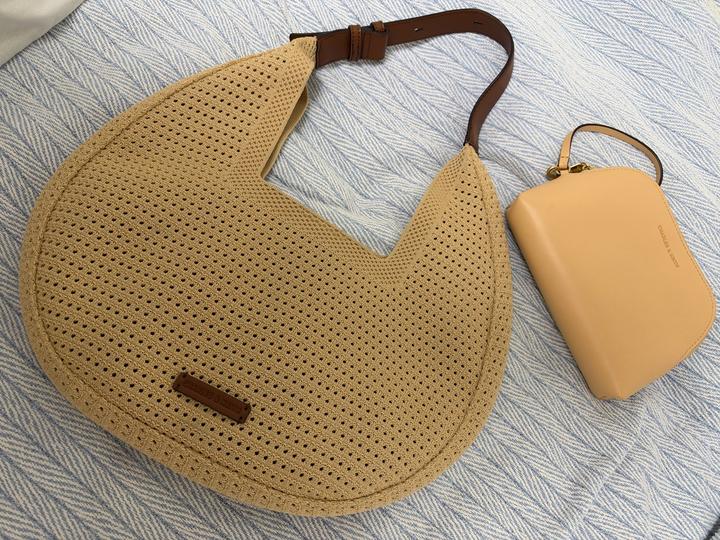 Сумка Charles & Keith