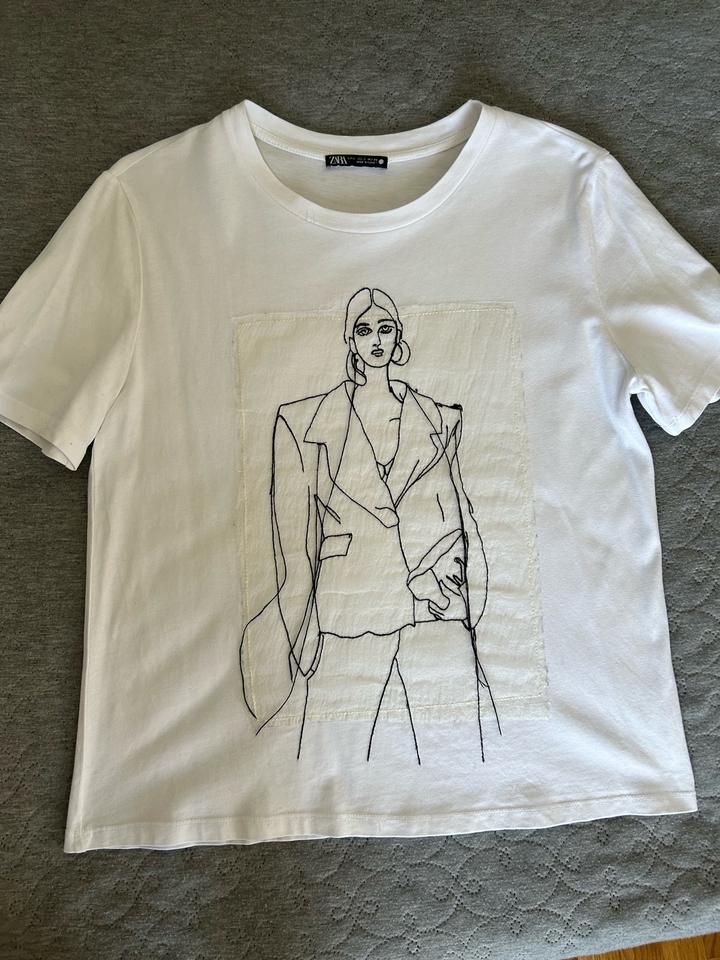 Футболка ZARA с вышивкой