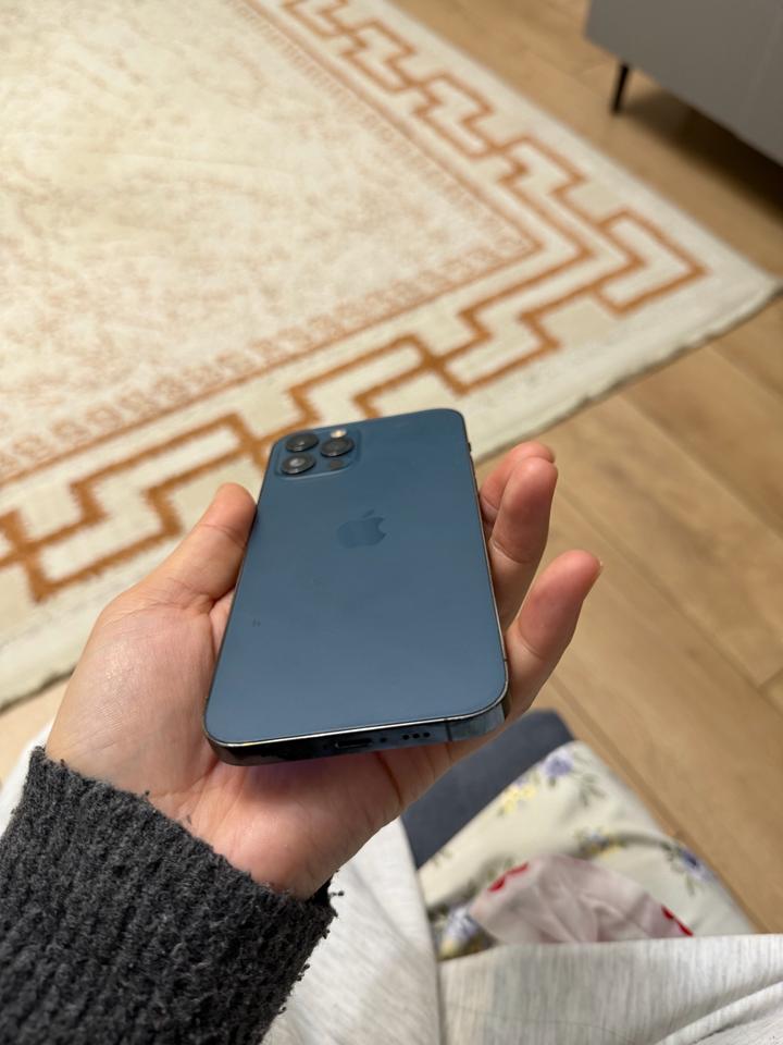 Смартфон Apple 12 pro
