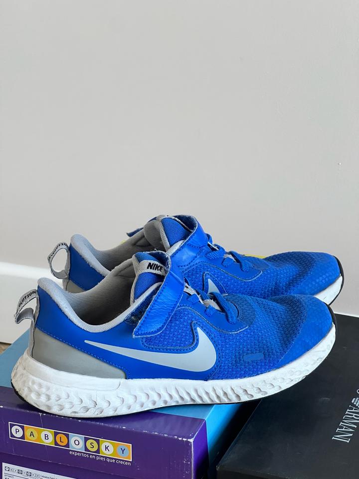 кроссовки Nike