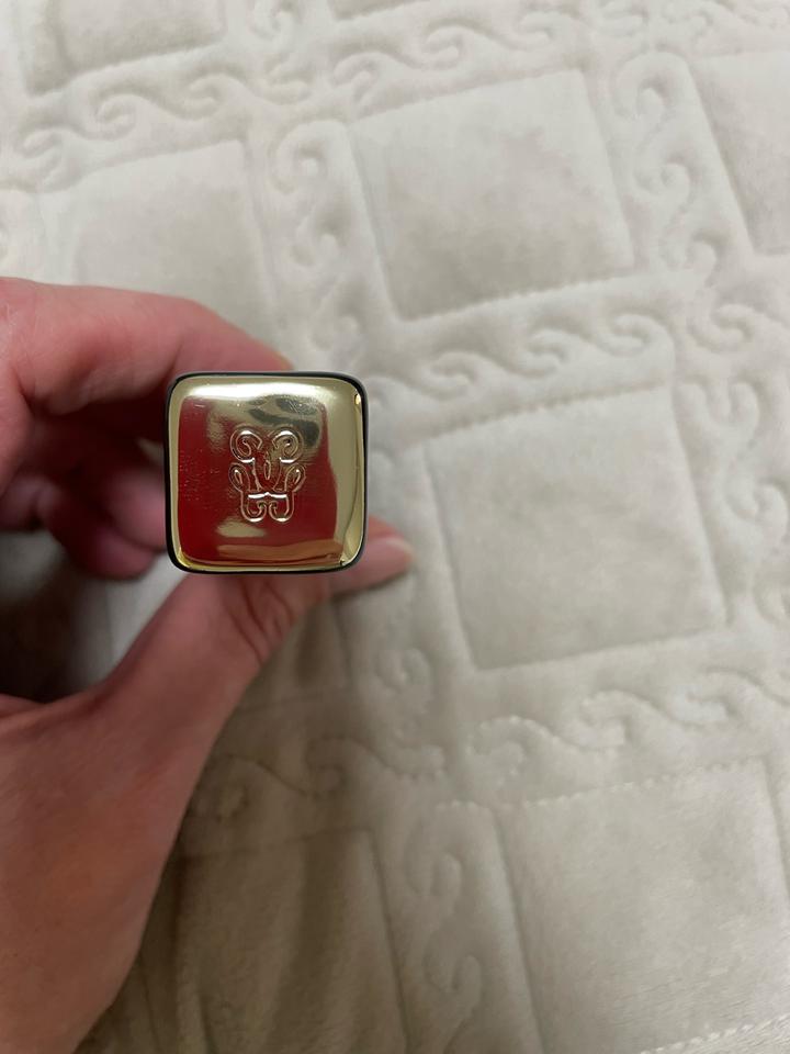 Помада Guerlain KissKiss