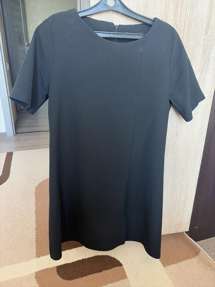 Черное платье