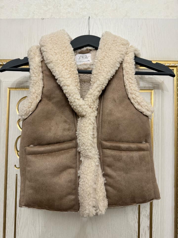 Жилетка ZARA