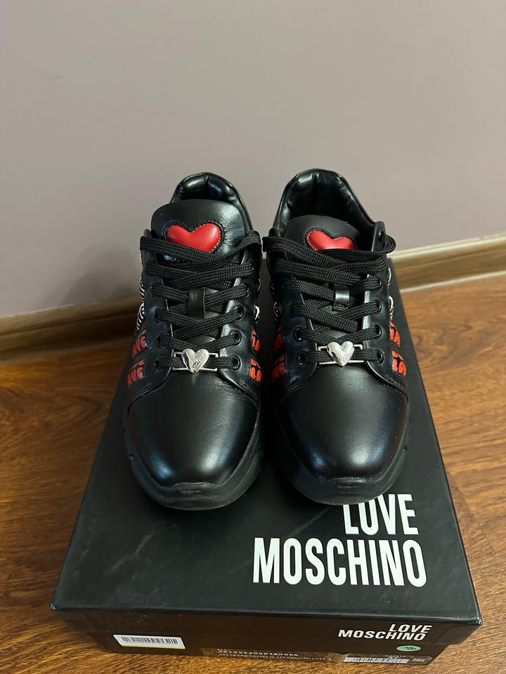 Love Moschino