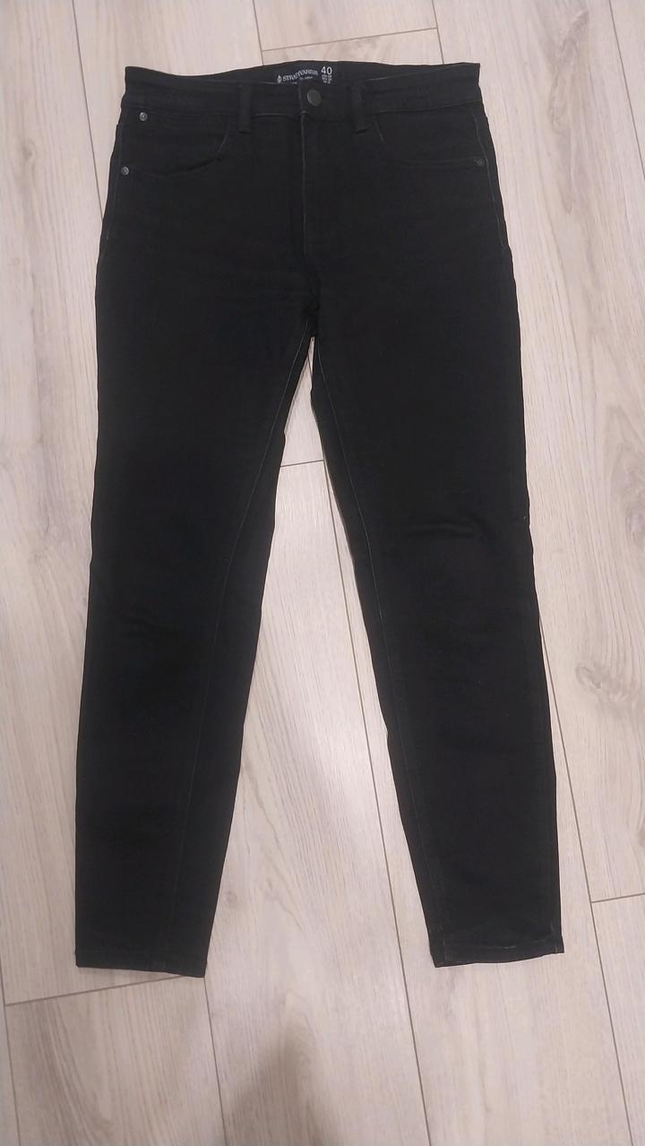 Черные скинни Stradivarius размер 40