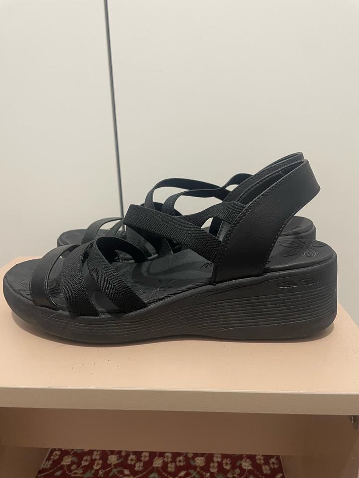 Skechers