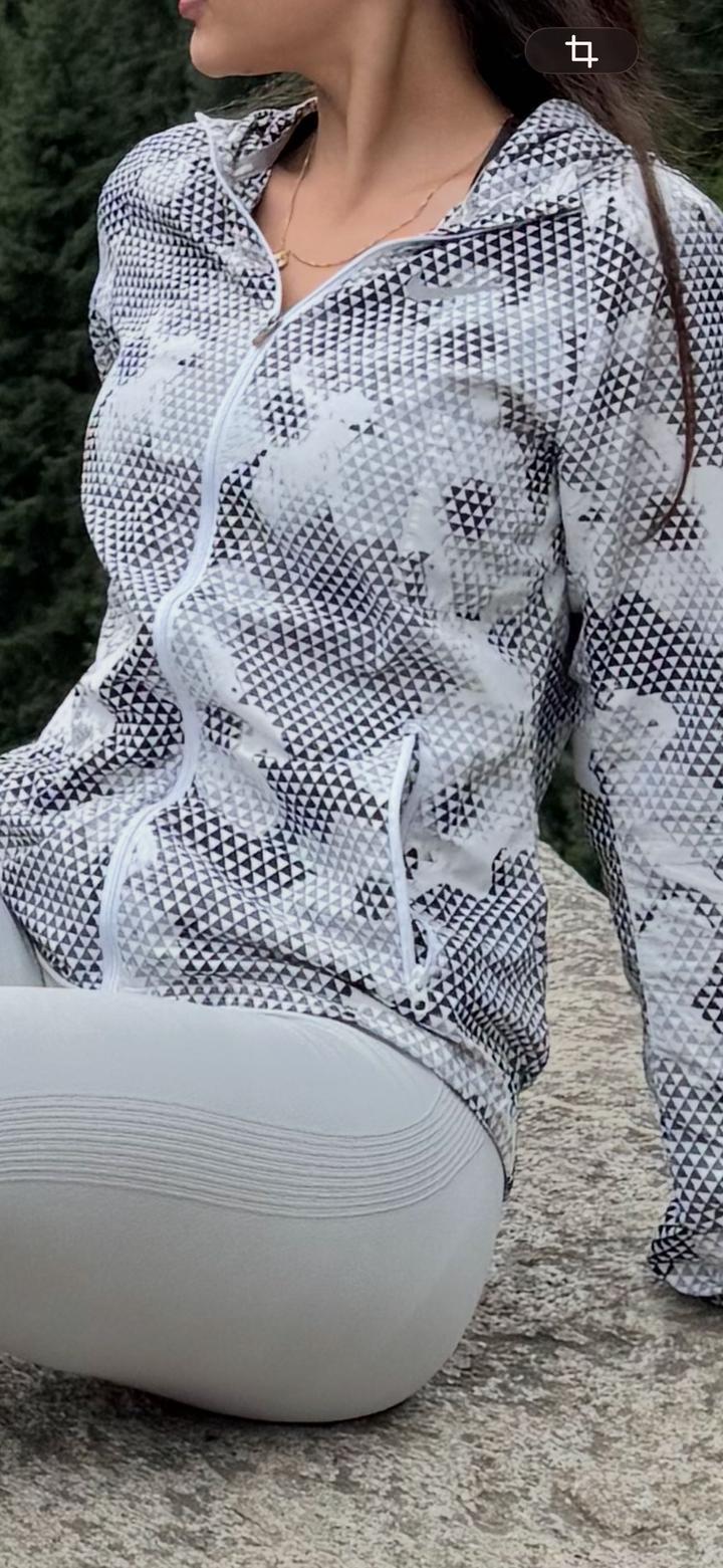 Ветровка Nike