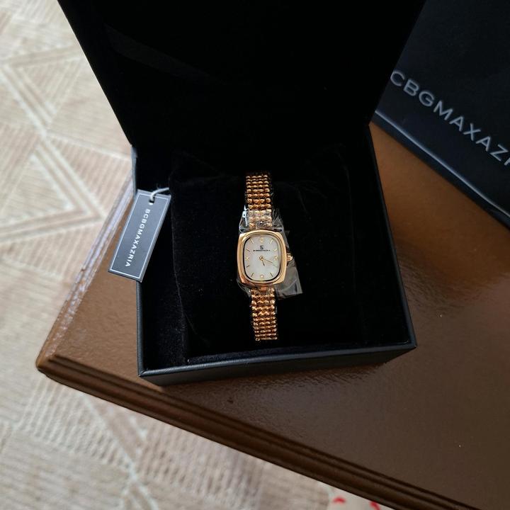 Часы BCBGMAXAZRIA