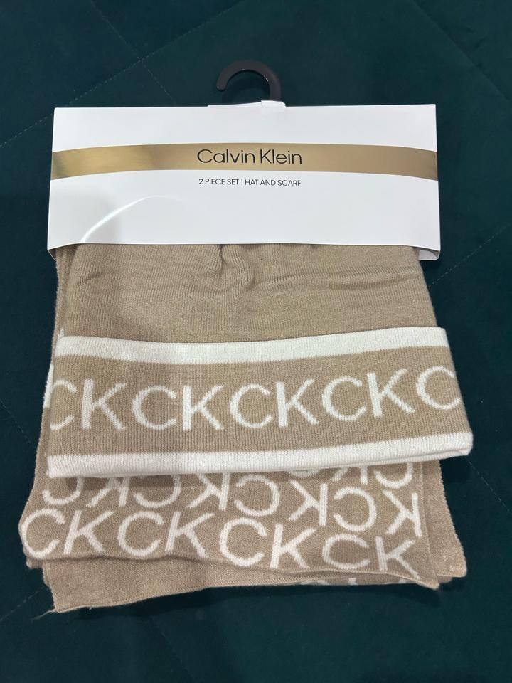 Комплект Calvin Klein шапка и шарф