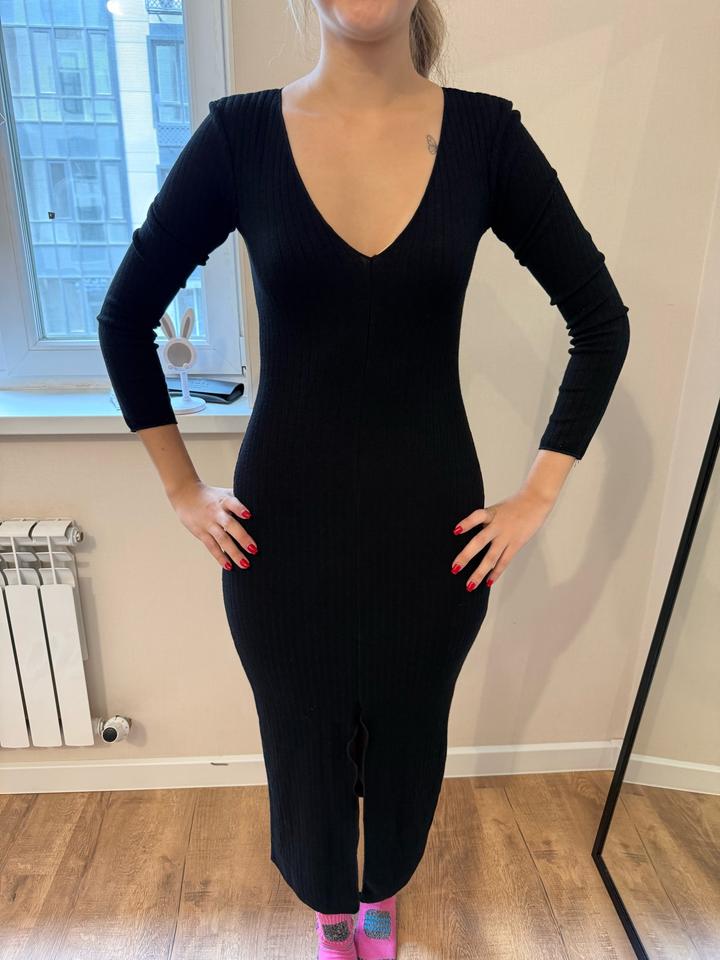 Zara Черное трикотажное платье миди в рубчик