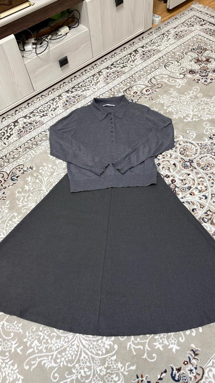 Продам комплект: юбку и поло Zara+лонгслив Zara в подарок.