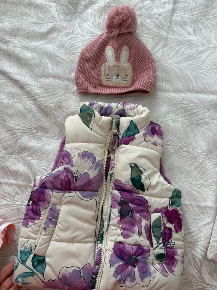 Жилетка безрукавка mothercare на 1,5-2 г