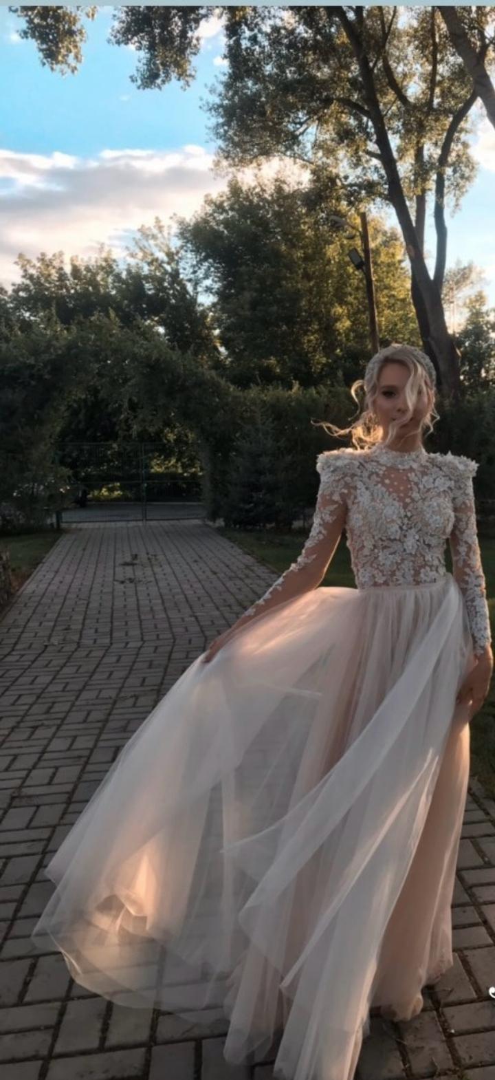 Свадебное платье с длинным рукавом