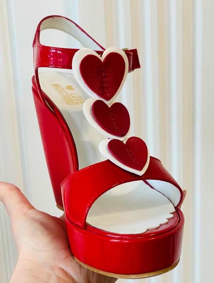 Love Moschino