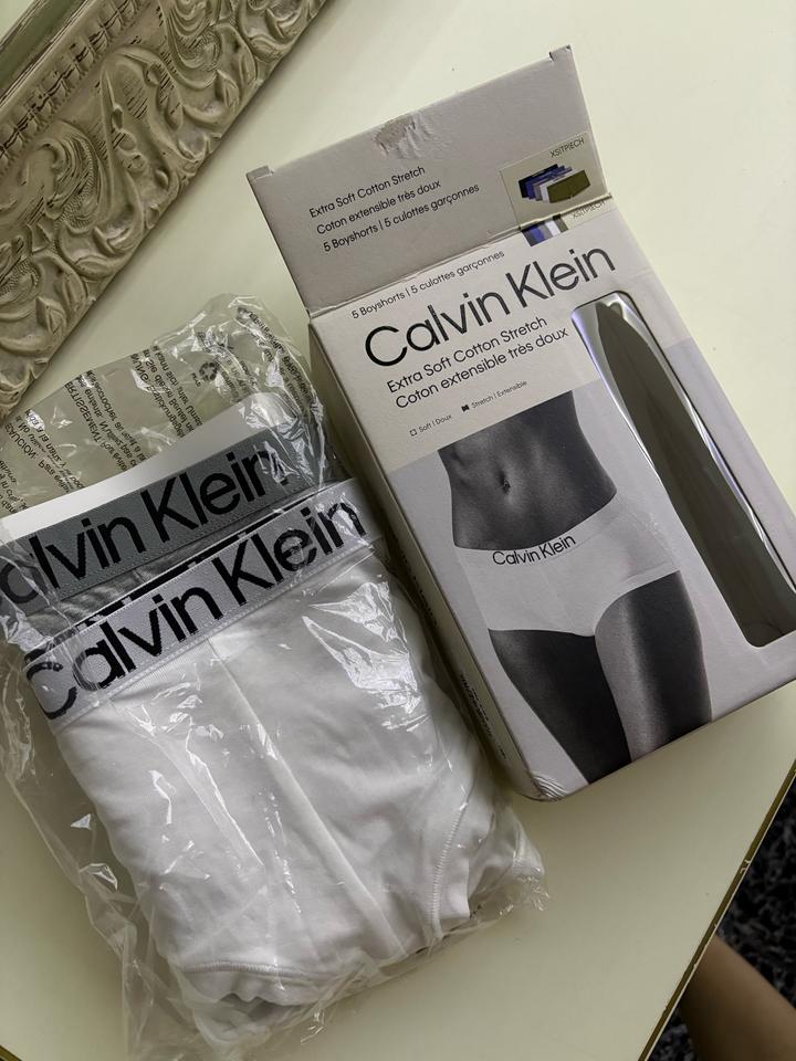 Новые трусики-шортики Calvin Klein, 2 пары