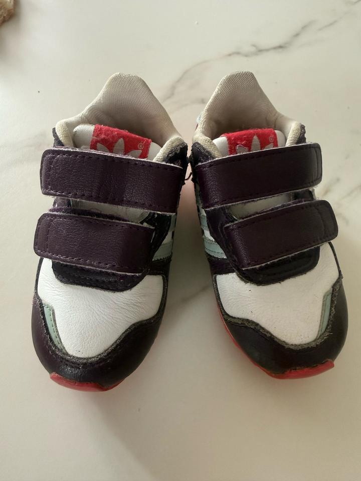 Кроссовки adidas 20 размера