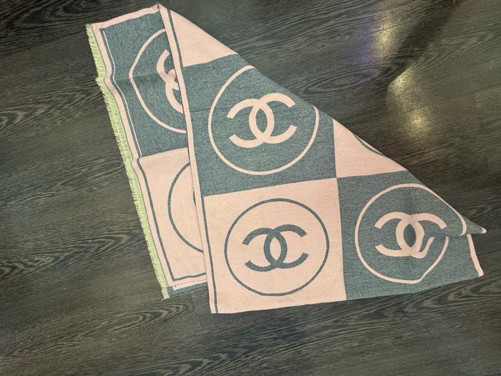 CHANEL шарф