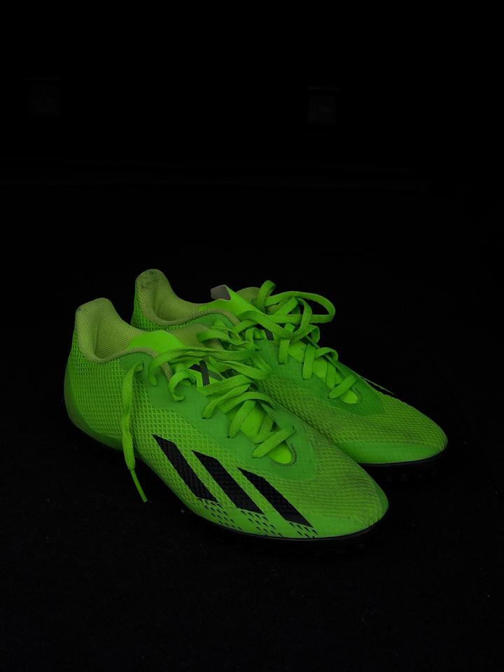 Футбольные бутсы adidas