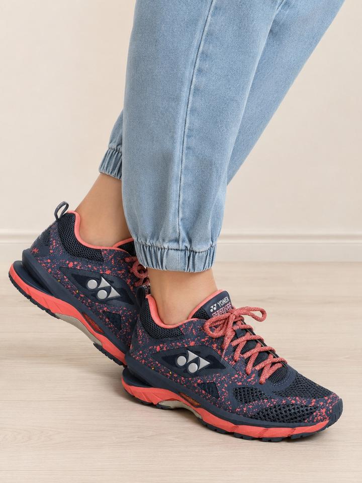 Yonex