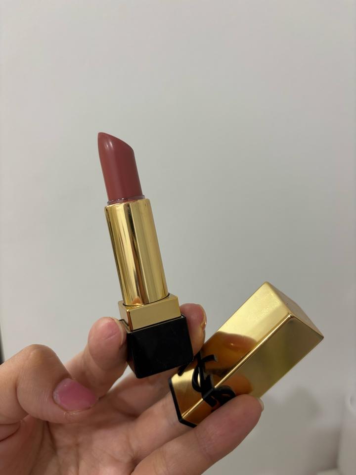 Губная помада Yves Saint Laurent