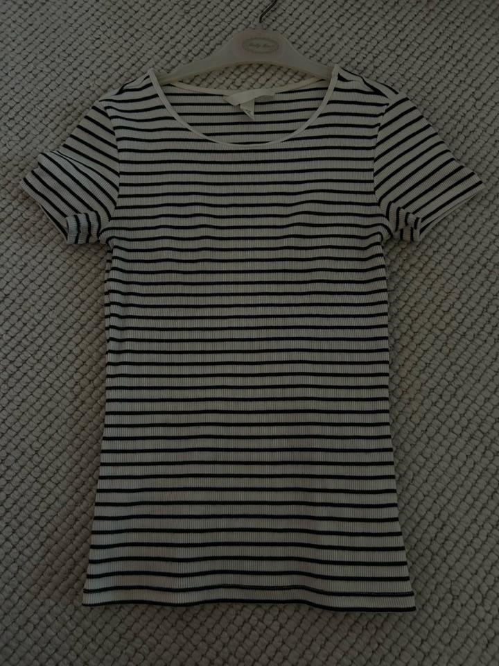 Футболка H&M в полоску