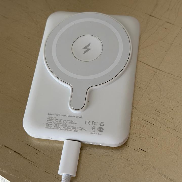 Портативное зарядное устройство Dual MagSafe Power Bank 5000 mAh, 15W