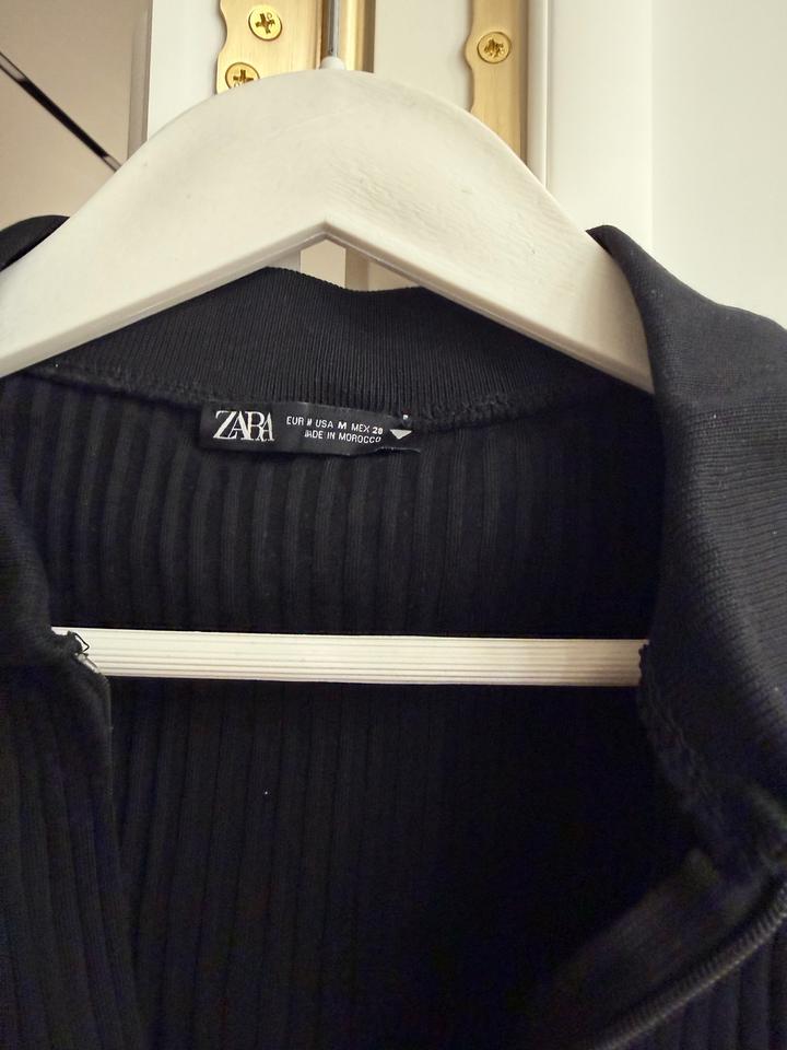 Джемпер Zara в рубчик на молнии