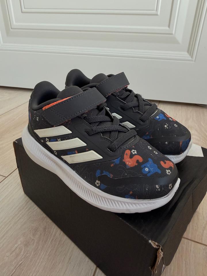 Кроссовки adidas