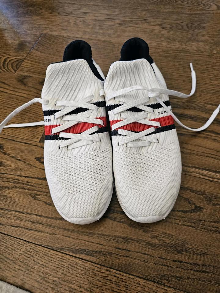 Tommy Hilfiger