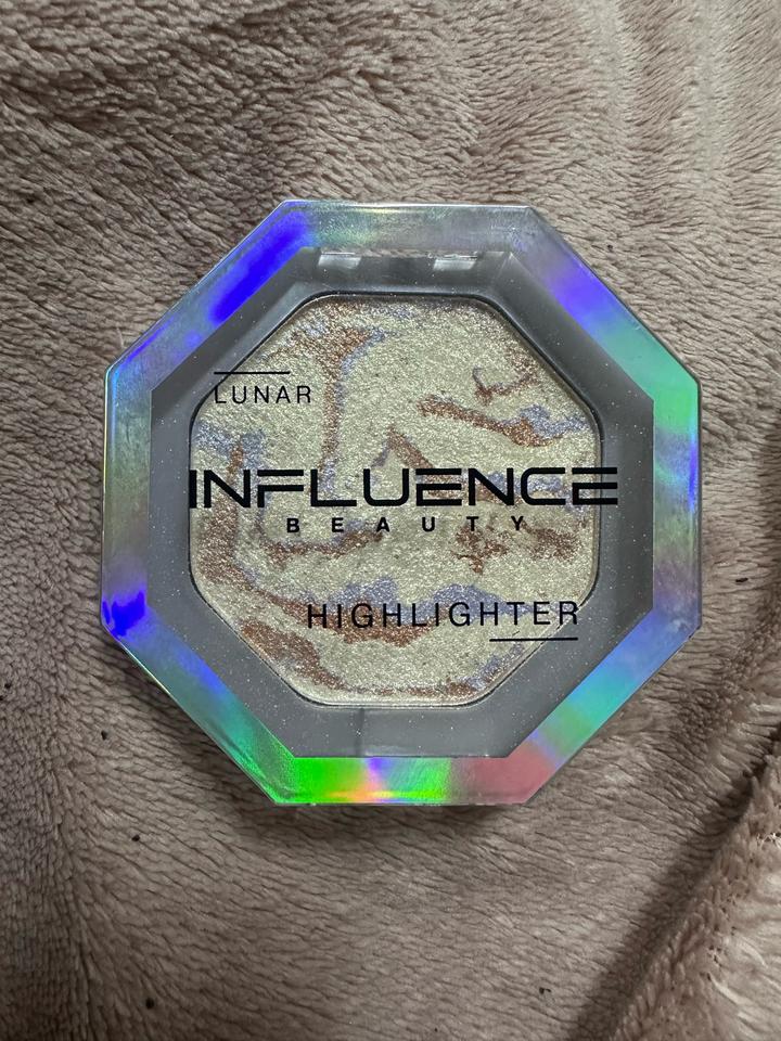 Хайлайтер Influence Beauty Lunar