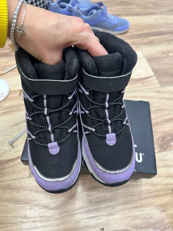 Skechers