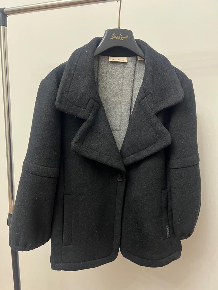 DKNY