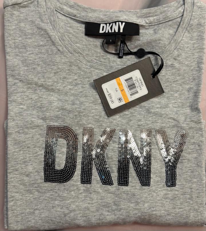 Футболка DKNY