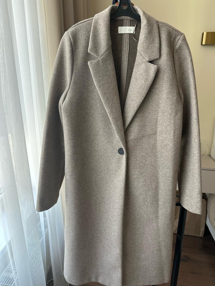 Пальто ZARA женское серое шерстяное